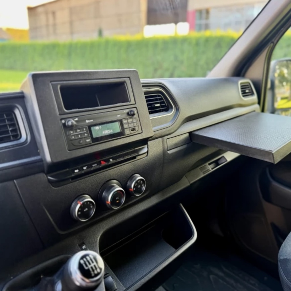 RENAULT MASTER 2.3 170 HP TWIN CAB TAIL LIFT