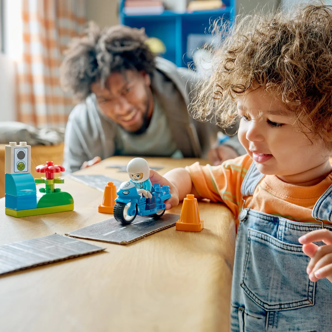 LEGO® DUPLO® Town Син полицейски мотоциклет 10471