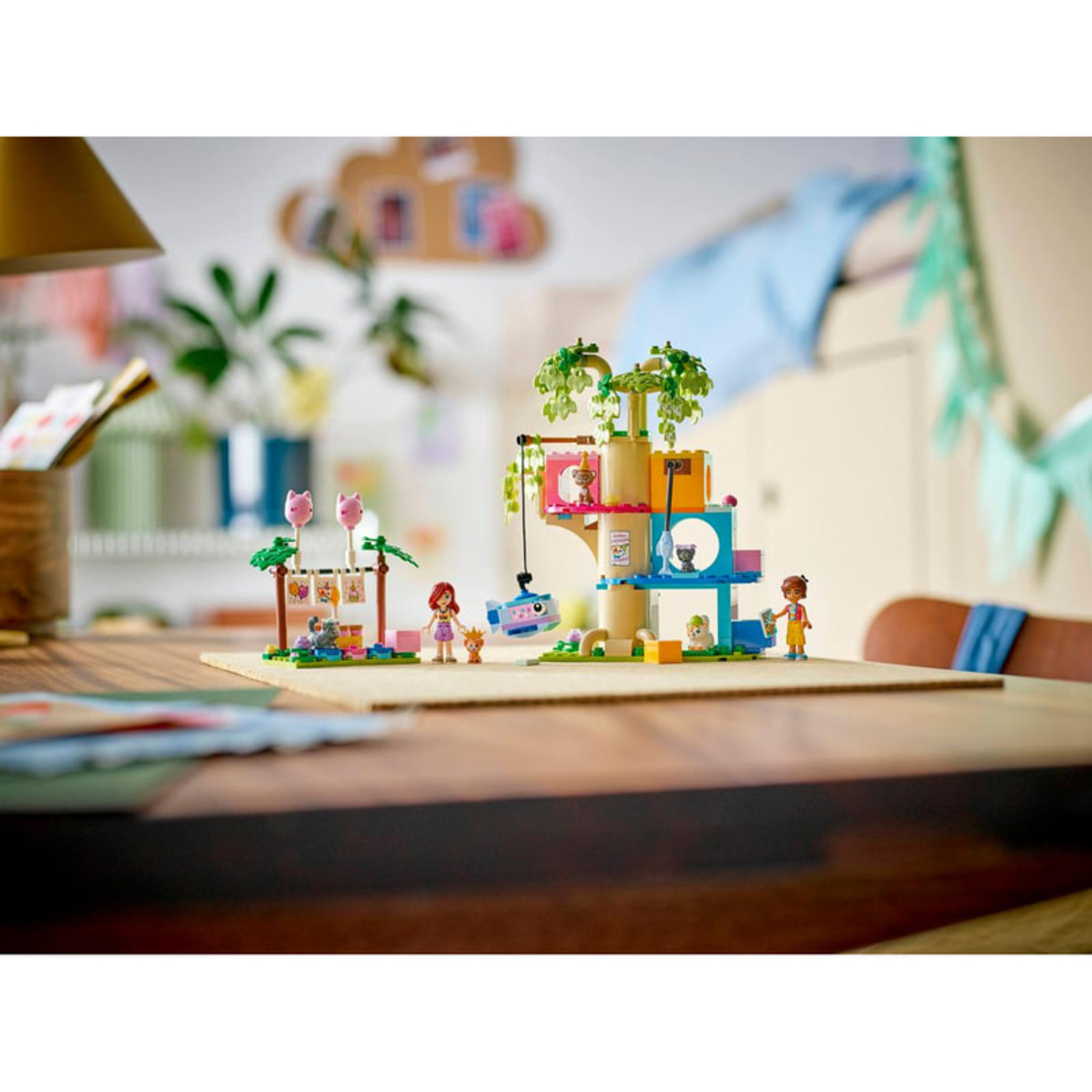 LEGO® Friends Котешко парти за рожден ден и дървесна къща 42666