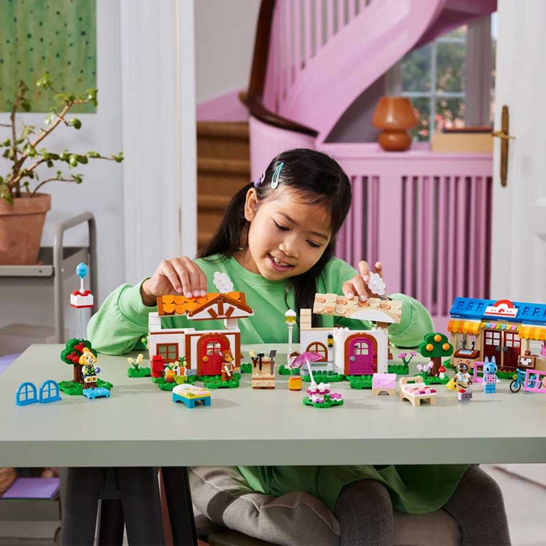 LEGO® Animal Crossing™ Nook's Cranny и къщата на Rosie 77050