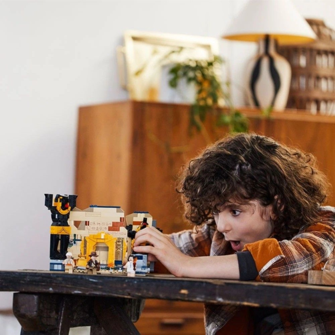 LEGO® Indiana Jones Бягство от изгубената гробница 77013