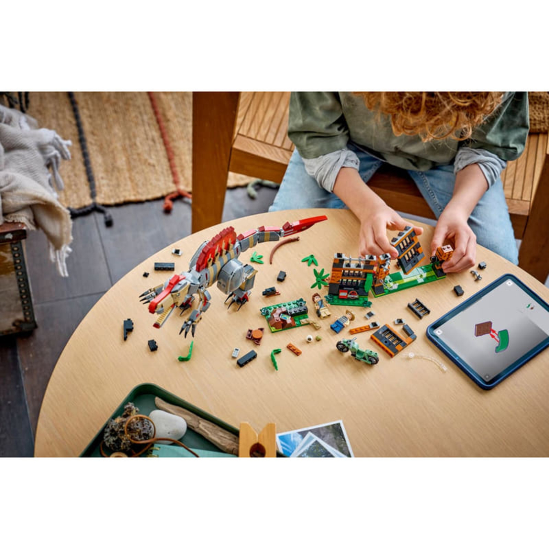 LEGO® Jurassic World Бягството на спинозавъра 77982