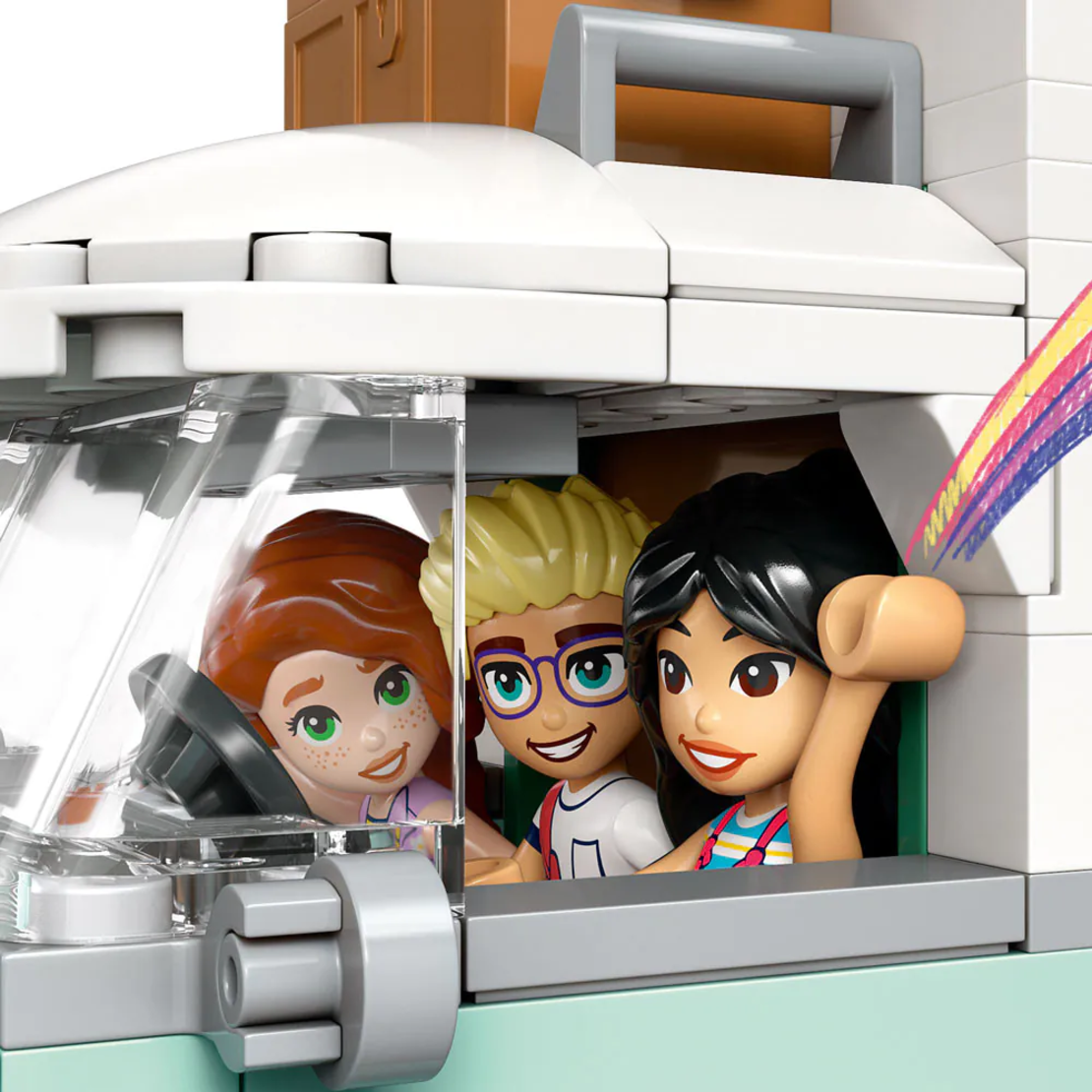 LEGO® Friends Приключение с кемпер на приятелството 42663