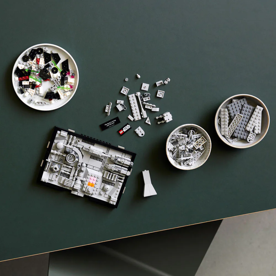 LEGO® Star Wars™ Диорама на полета към шахтата на Death Star 75329