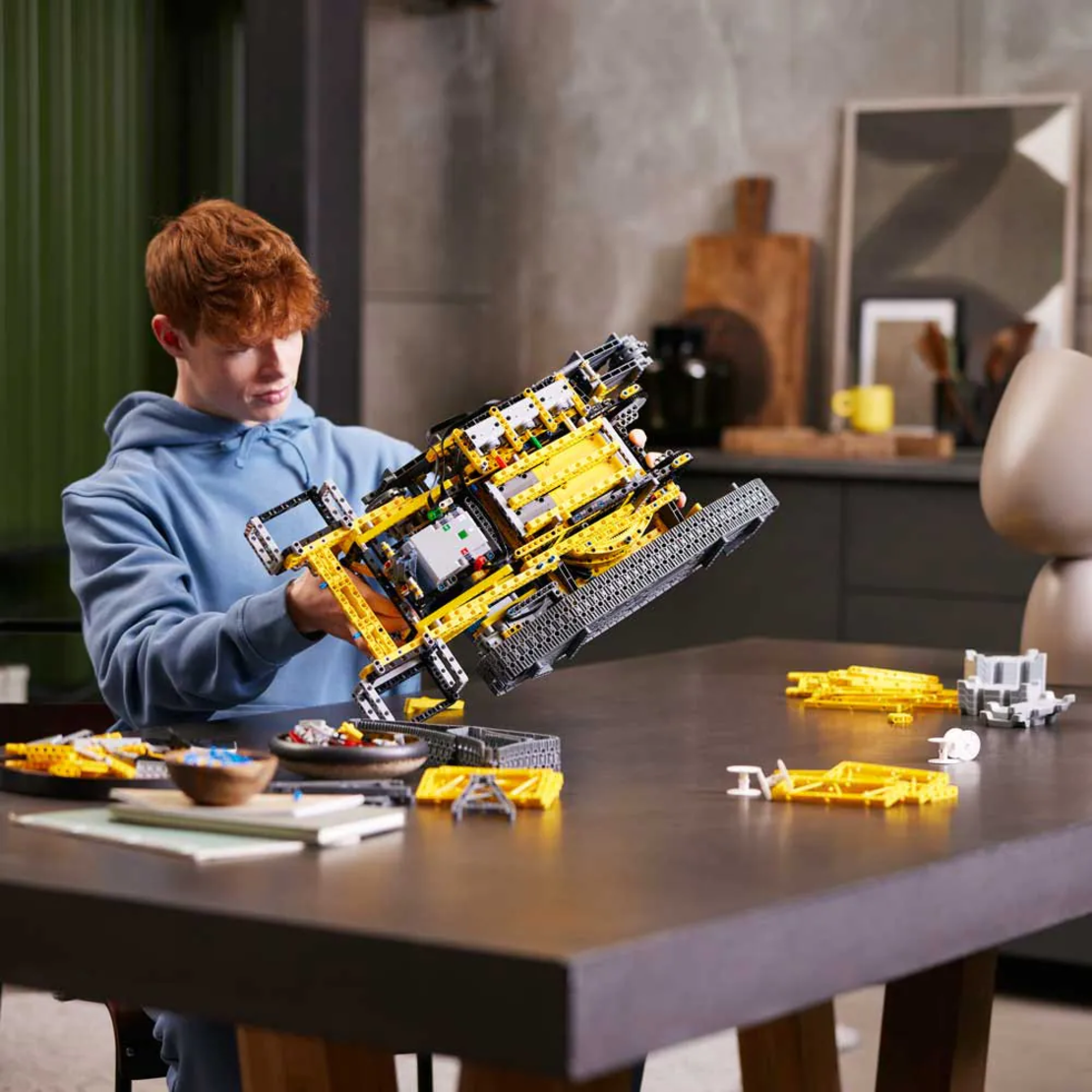LEGO® Technic Кран Liebherr LR 13000 42146