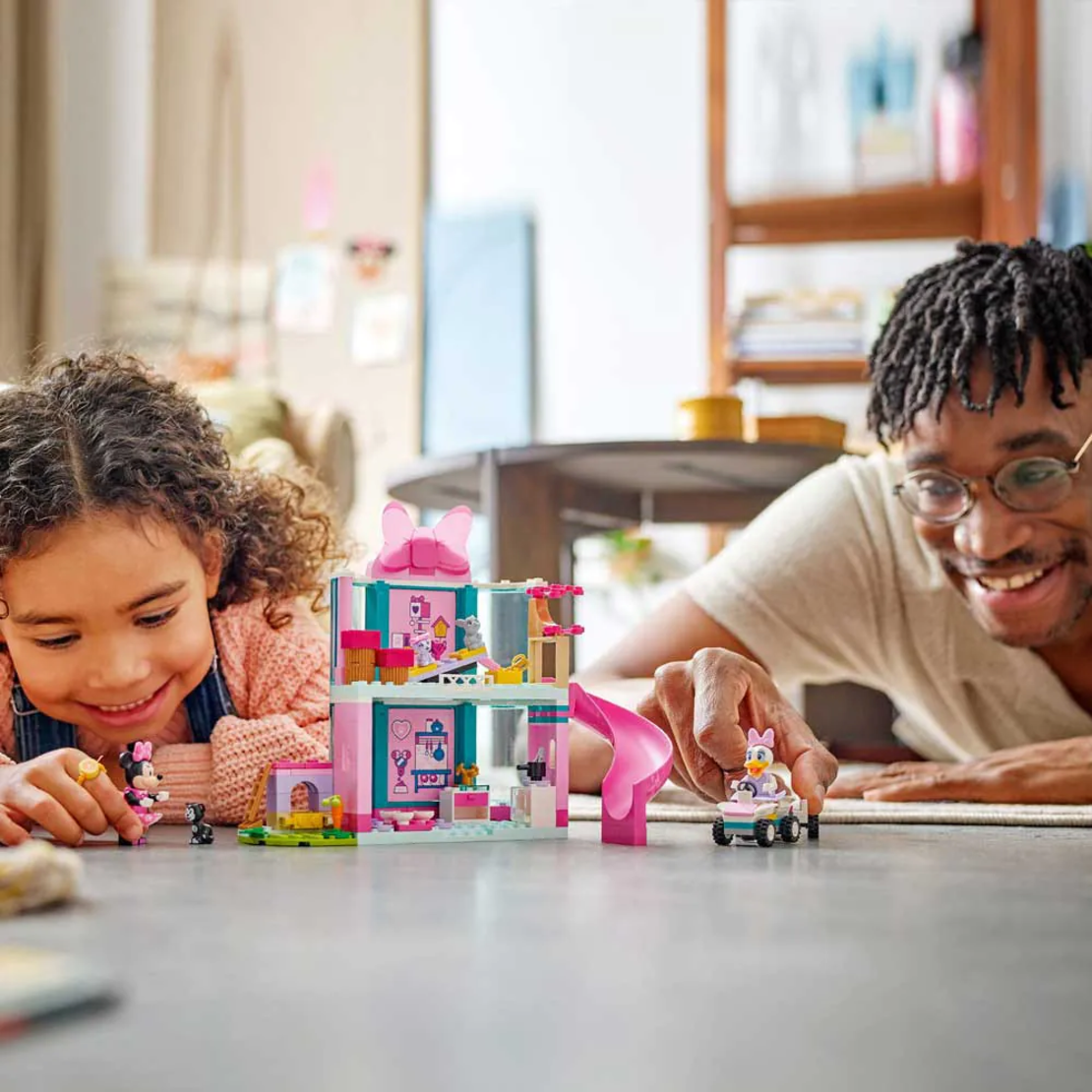LEGO® Disney Хотел за домашни любимци на Мини 43274
