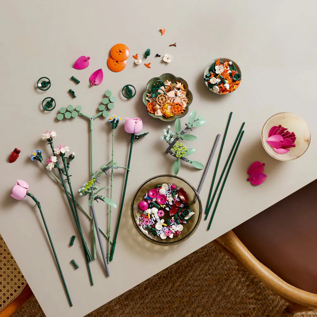 LEGO® Botanicals Букет с розови цветя 10342