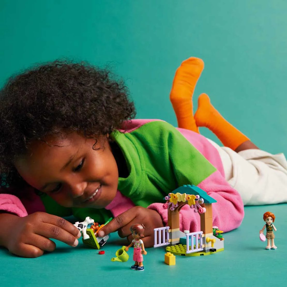 LEGO® Friends Оборът на теленцето на Отъм 42607