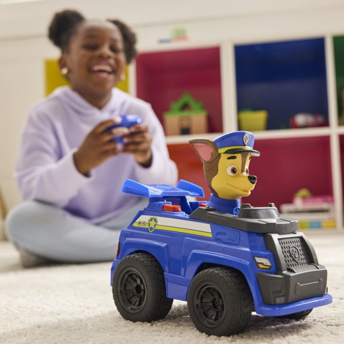 Кола с дистанционно Spin Master Paw Patrol Chase's Action Cruiser