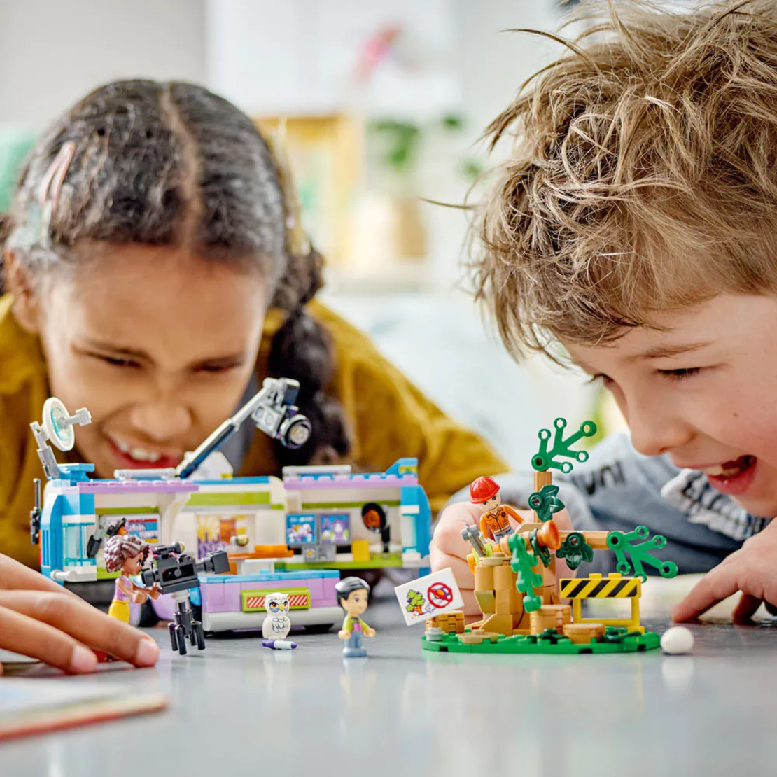 LEGO® Friends Новинарски бус 41749