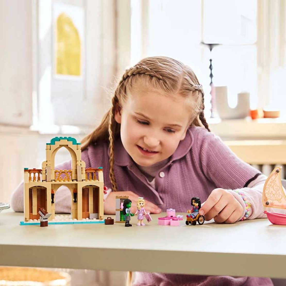 LEGO® Wicked Глинда, Елфаба и Несароуз в университета Шиз 75681