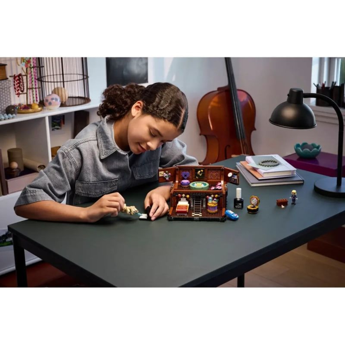 LEGO® Wednesday Апартаментът на Нещото 76785