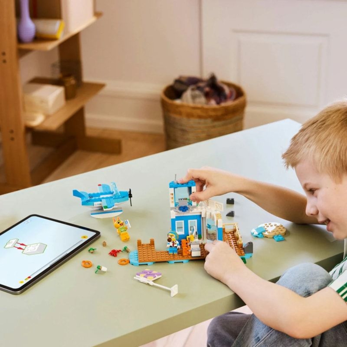 LEGO® Animal Crossing™ Летете с Dodo Airlines 77051