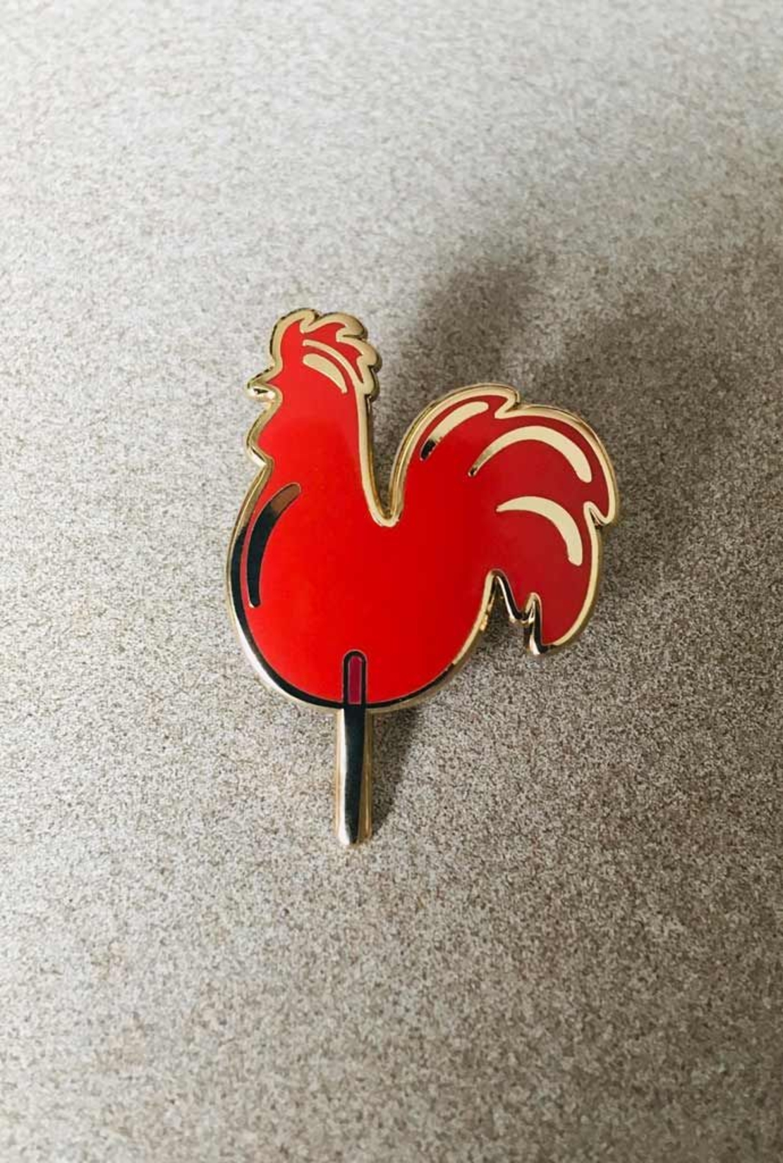 Емайлирана брошка за дрехи и аксесоари – Захарно петле