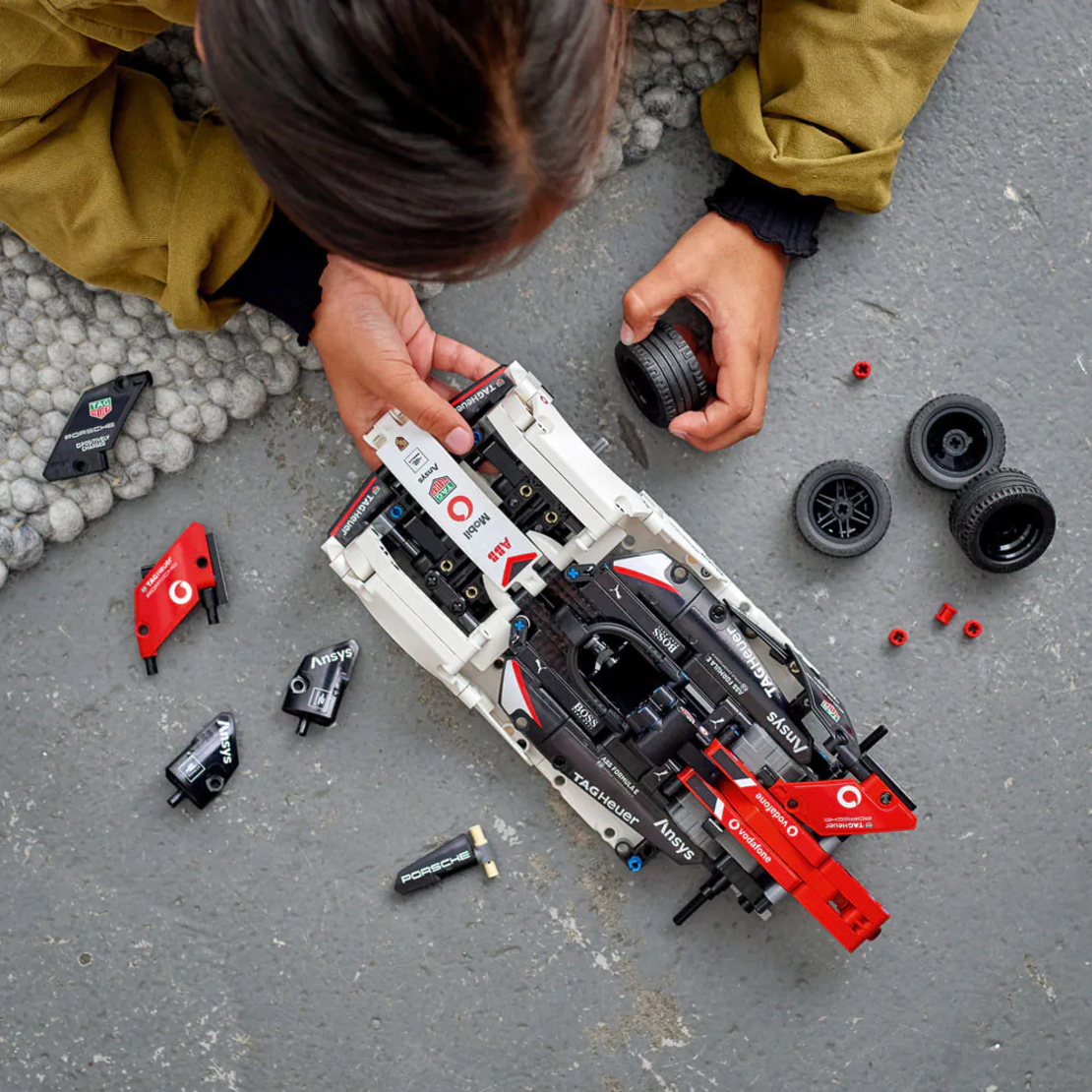 LEGO® Technic Formula Porsche 99X Electric 42137
