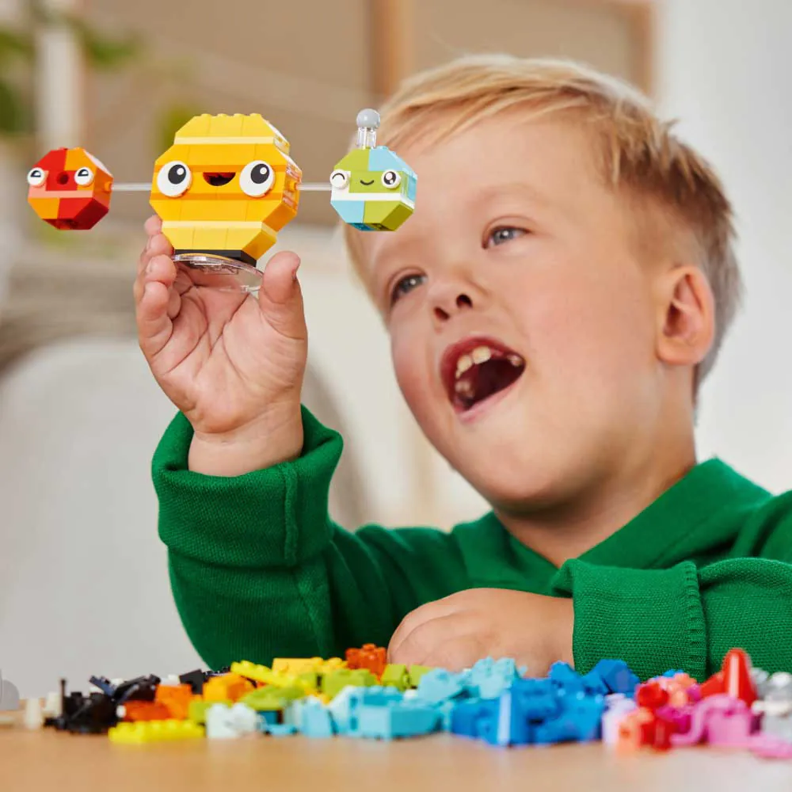 LEGO® Classic Творчески планети в космоса 11037