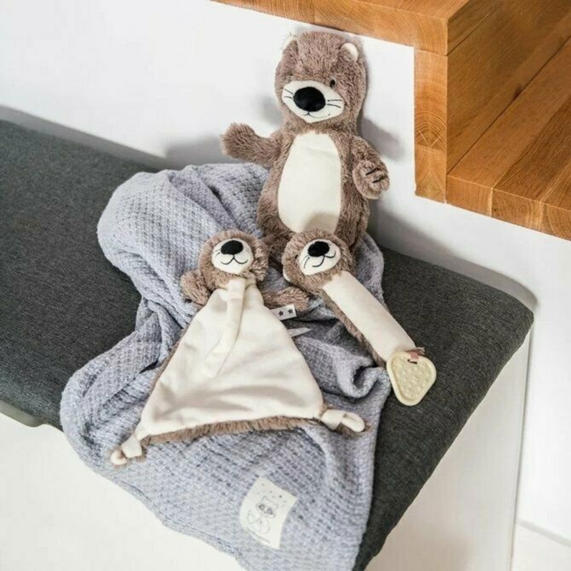Плюшена играчка Babyono Писукаща с гризалка Маги 738