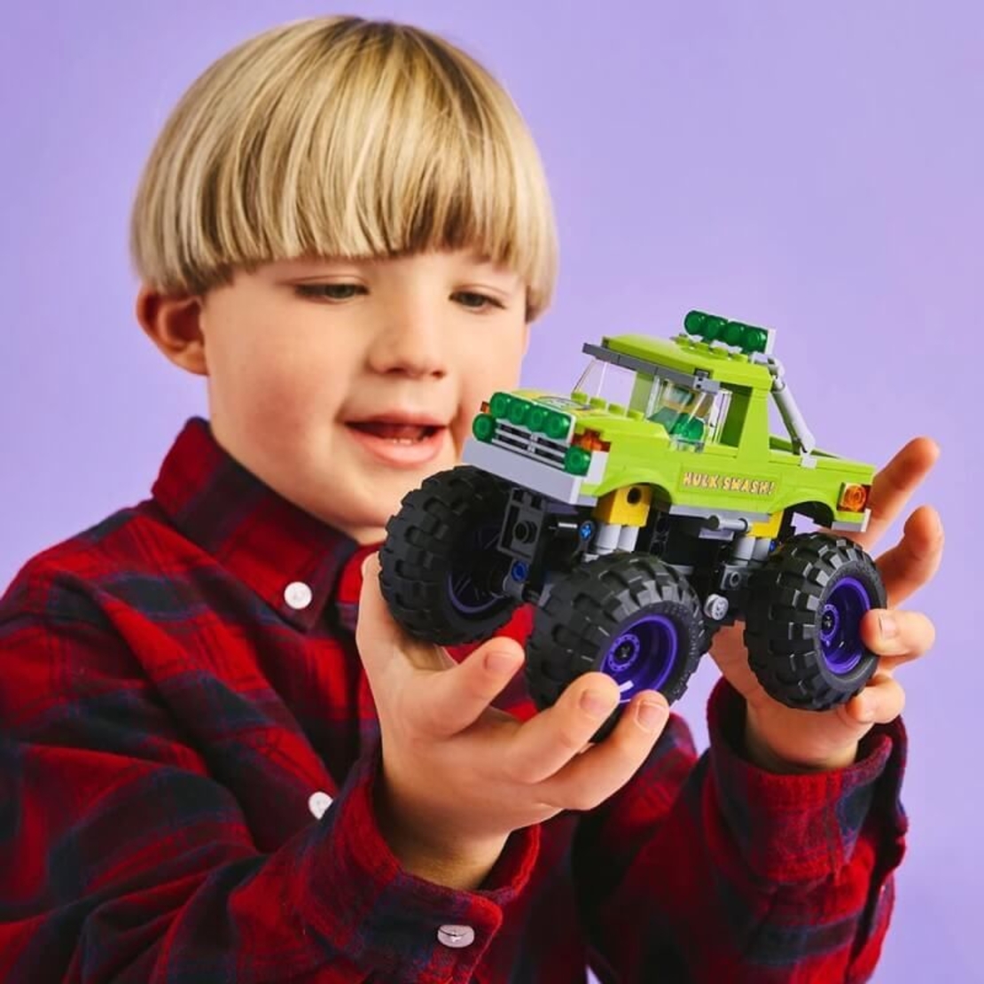 LEGO® Marvel Камионът на Хълк срещу Танос, 76312