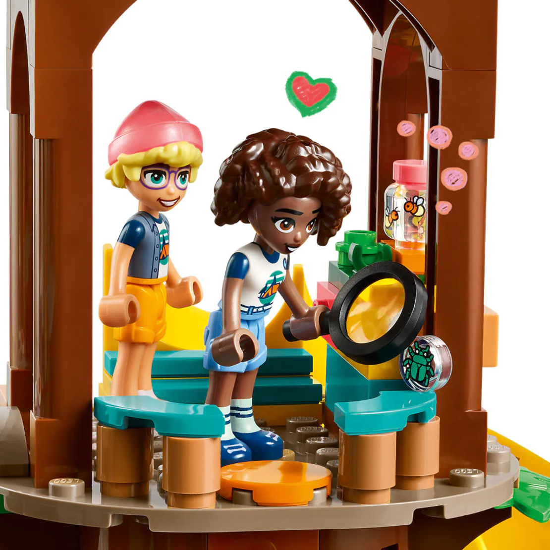 LEGO® Friends Лагер за приключения – дървесна къща 42631