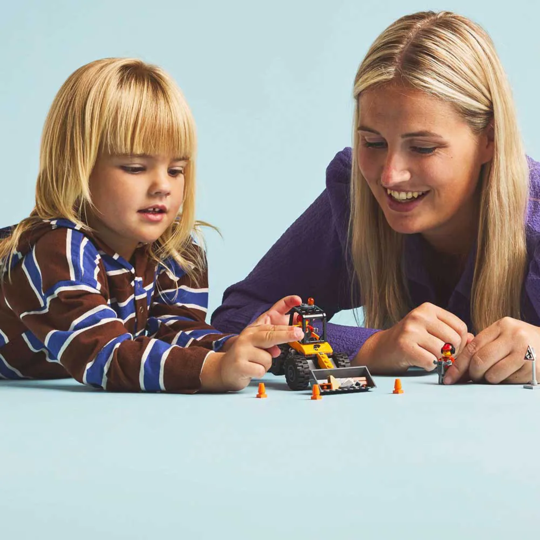 LEGO® City Жълт колесен товарач 60450