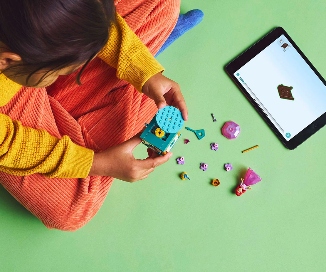 LEGO® Disney Princess 43259 - Ариел се върти