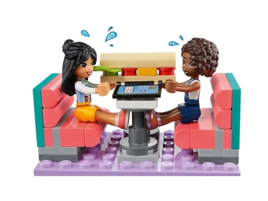 LEGO® Friends Ресторант в центъра на Хартлейк 41728