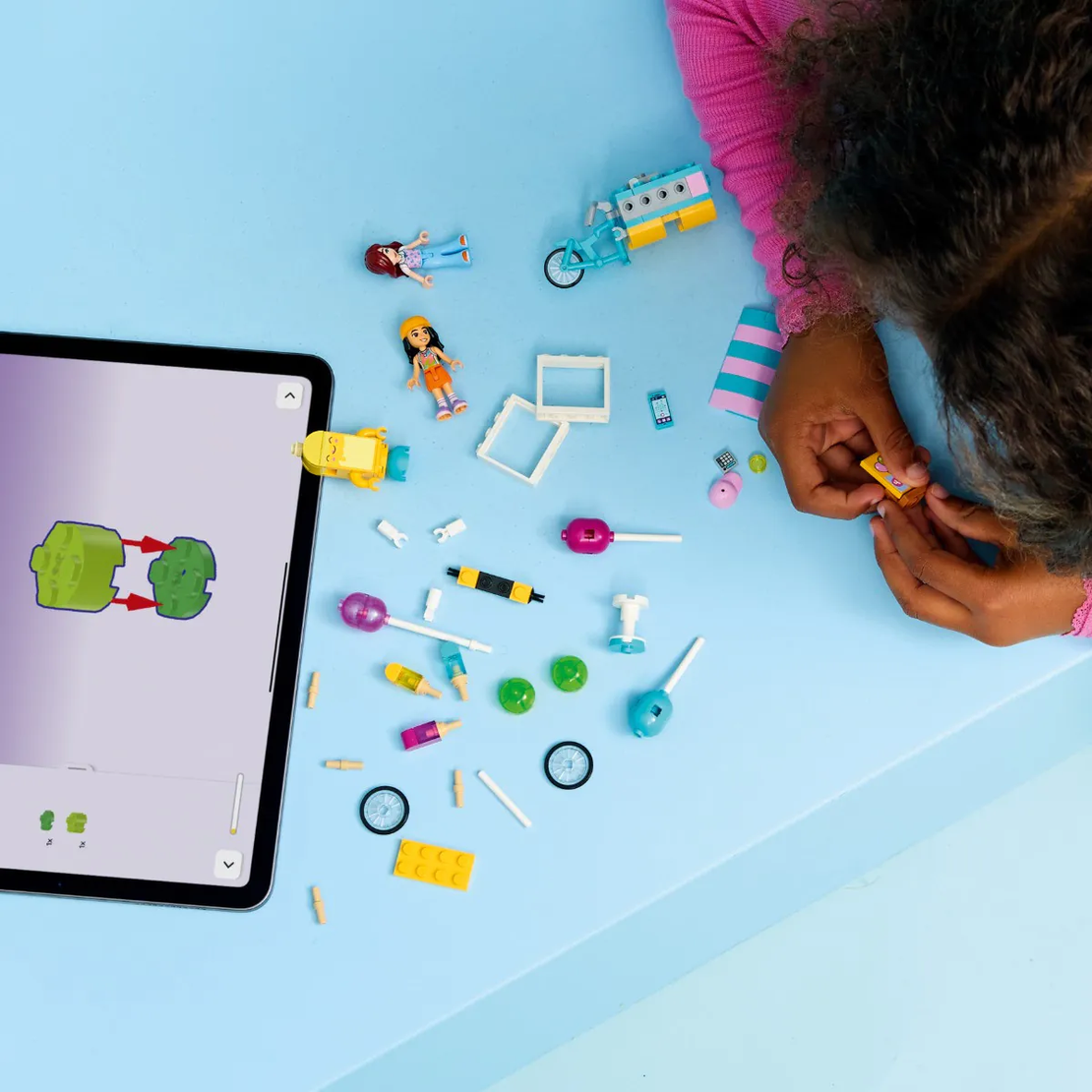 LEGO® Friends Щанд за сладолед и балони 42692