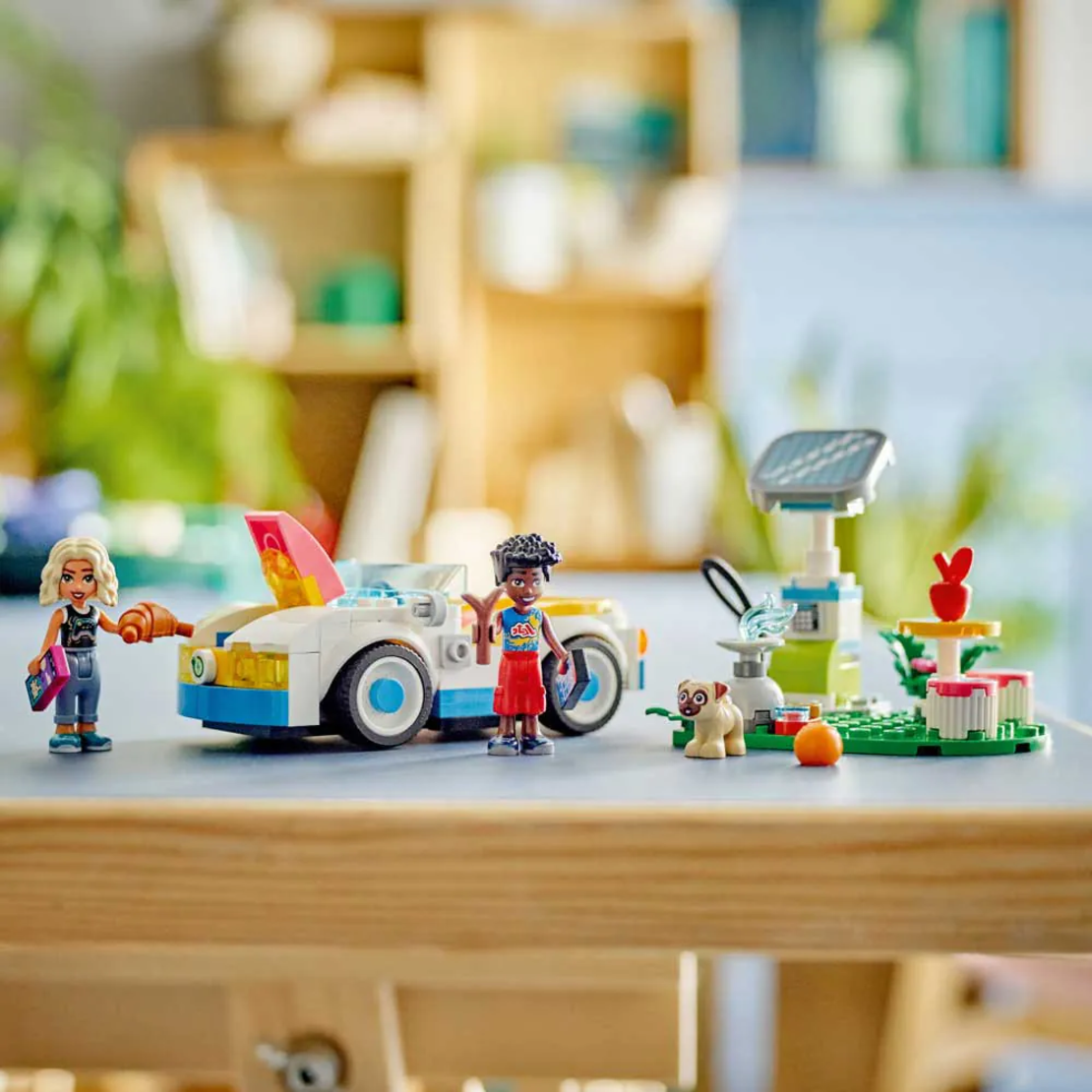 LEGO® Friends Електрическа кола и зарядно устройство 42609