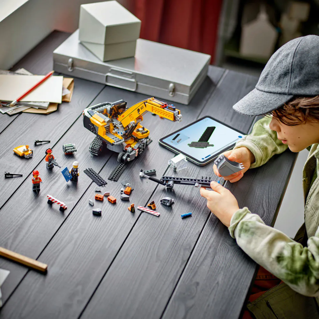 LEGO® City Жълт строителен екскаватор 60420