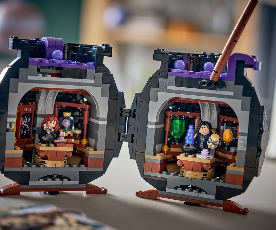 LEGO® Harry Potter™ Котел: Класна Стая за тайни отвари 76464
