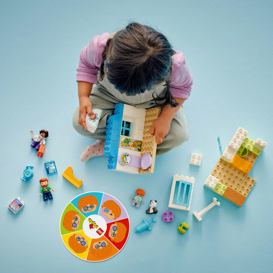 LEGO® DUPLO® Първо посещение при лекаря 10449