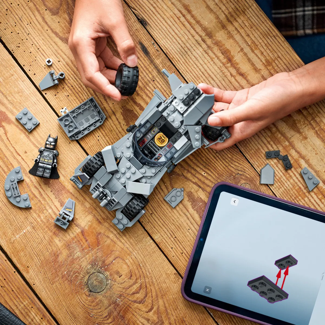 LEGO® DC Batman™ Батман срещу Супермен Батмобил 76331