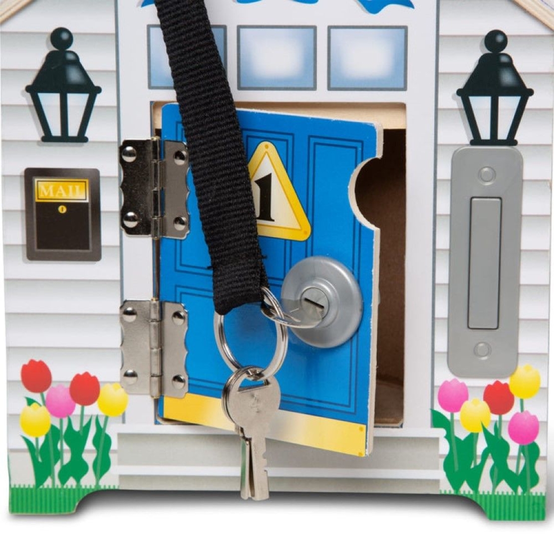 Дървена къща Melissa and Doug с 4 врати 2505