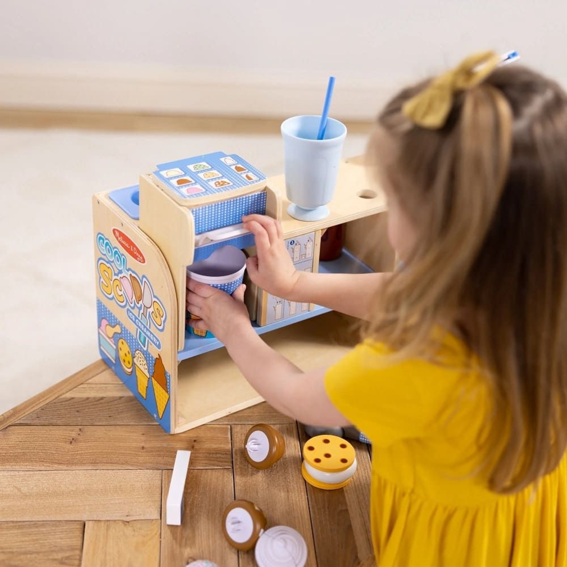 Дървен магазин за сладолед Melissa and Doug 30607