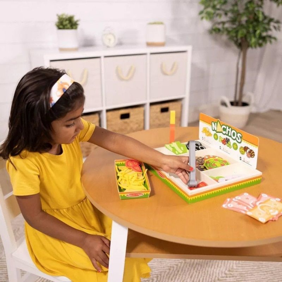 Дървен комплект за игра Melissa and Doug Nachos 92310