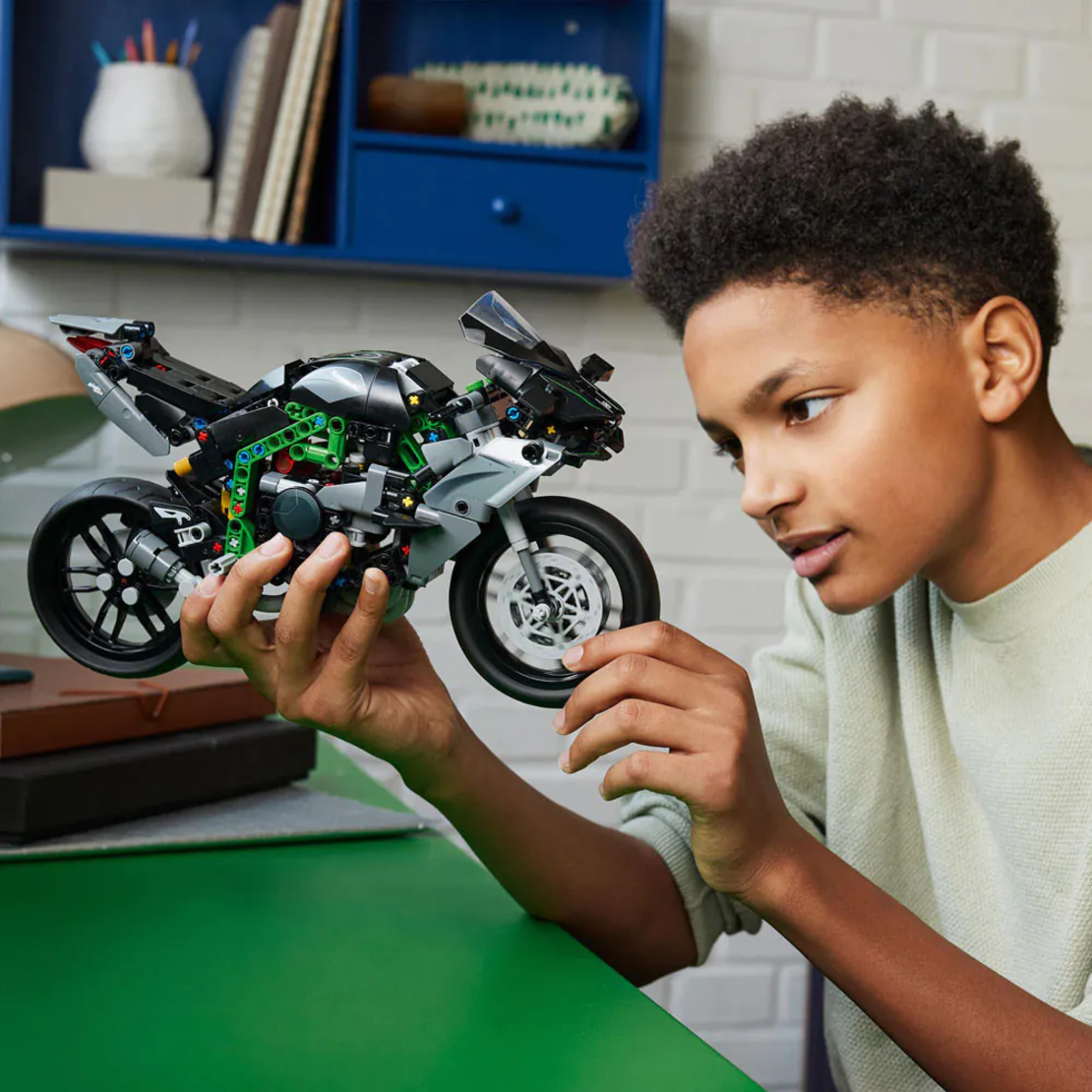 LEGO® Technic Мотоциклет Kawasaki Ninja H2R 42170