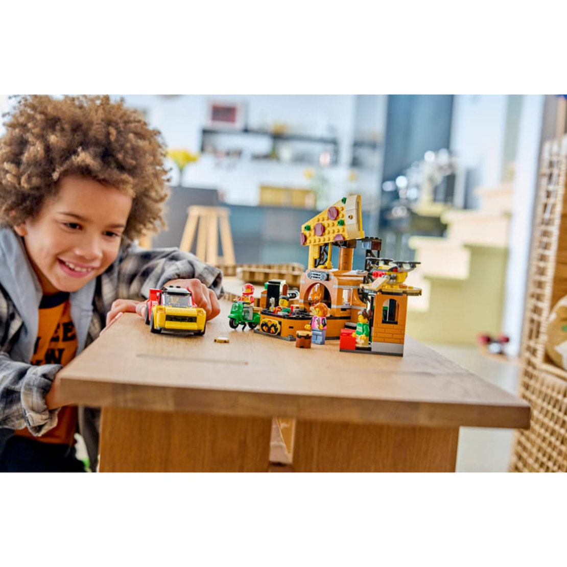 LEGO® City Доставка на пица с превозни средства 60496
