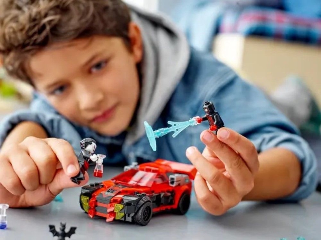 LEGO® Marvel Майлс Моралес срещу Морбиус 76244