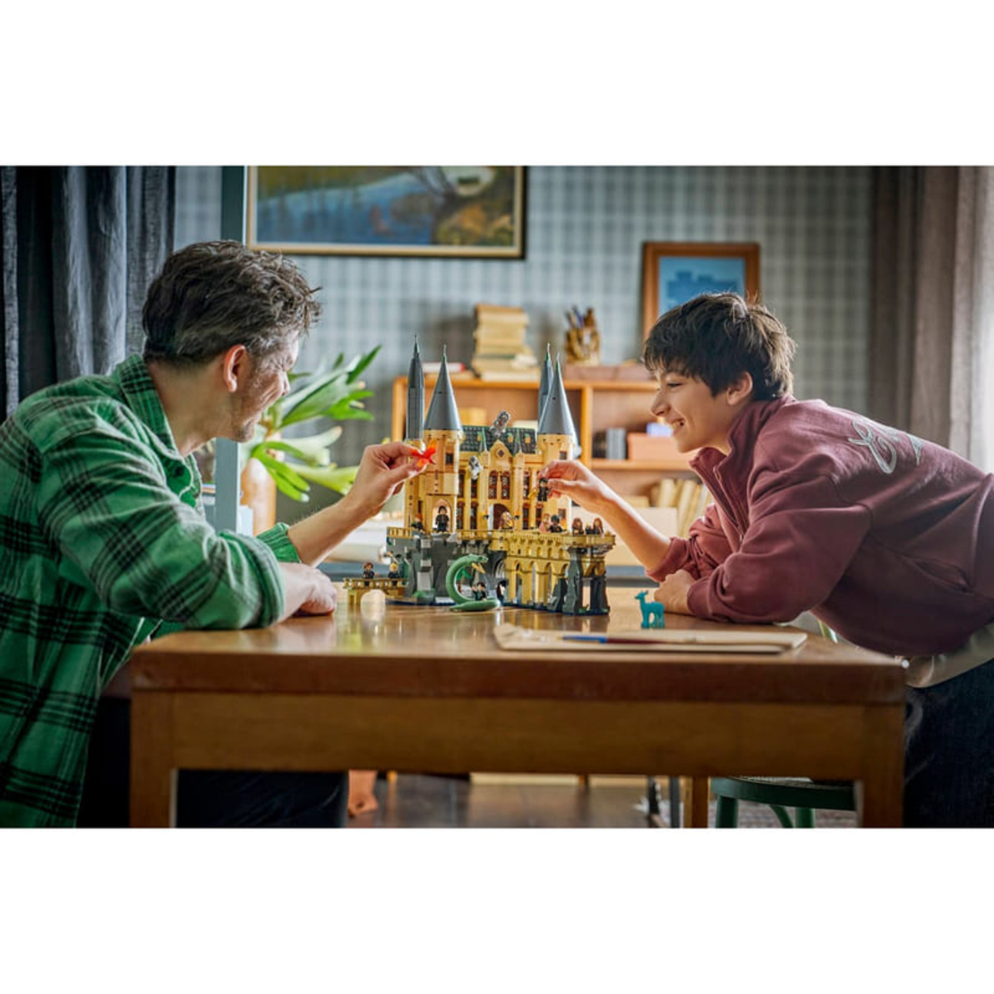 LEGO® Harry Potter™ Замъкът Хогуортс Източно крило 76473