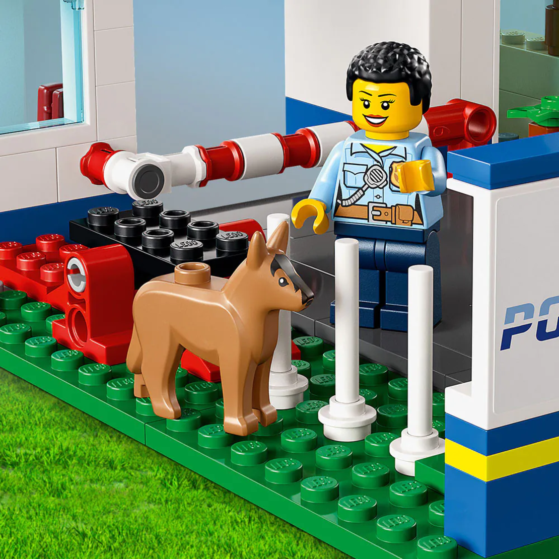 LEGO® City Полицейски участък 60316