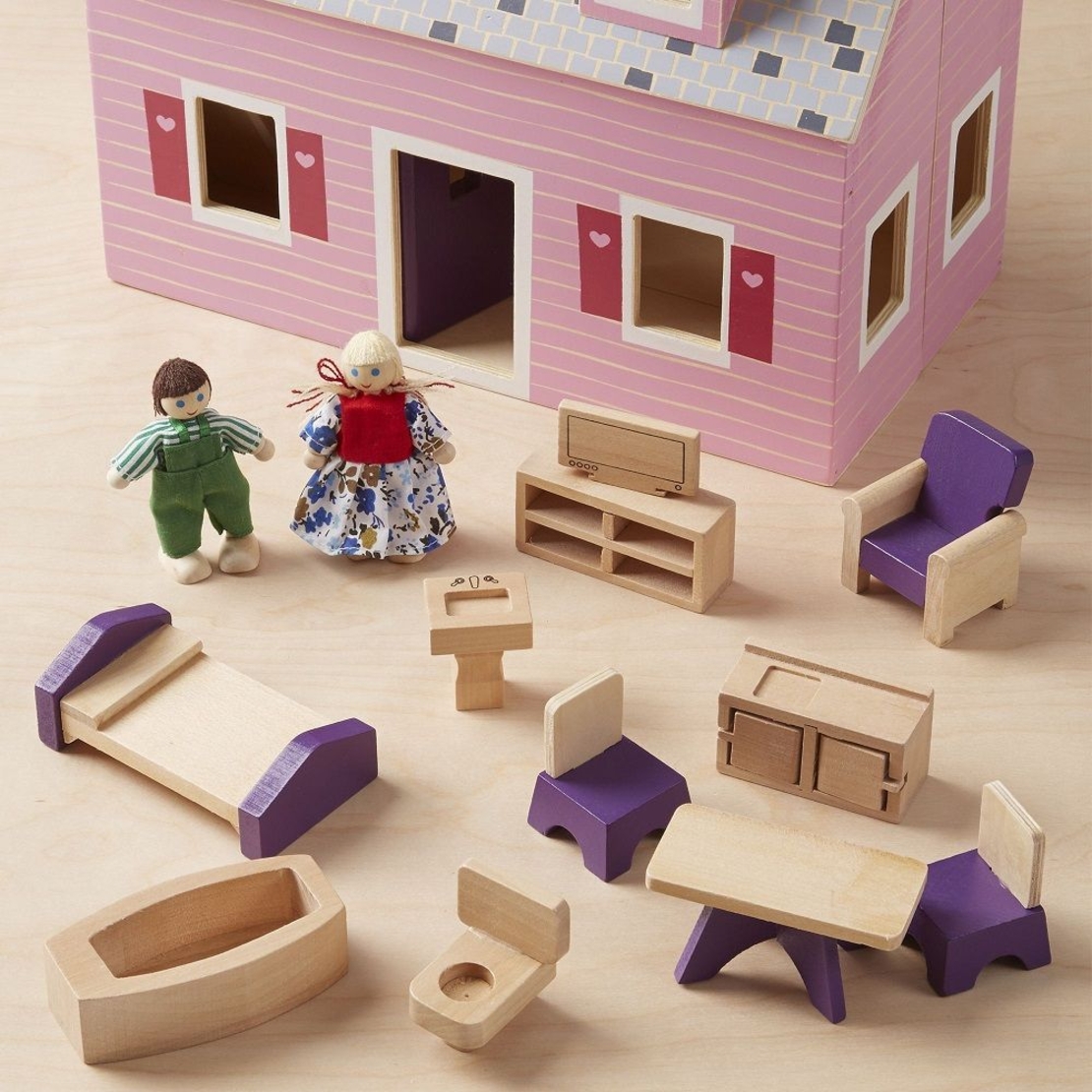 Дървена къща с обзавеждане Melissa and Doug 13701