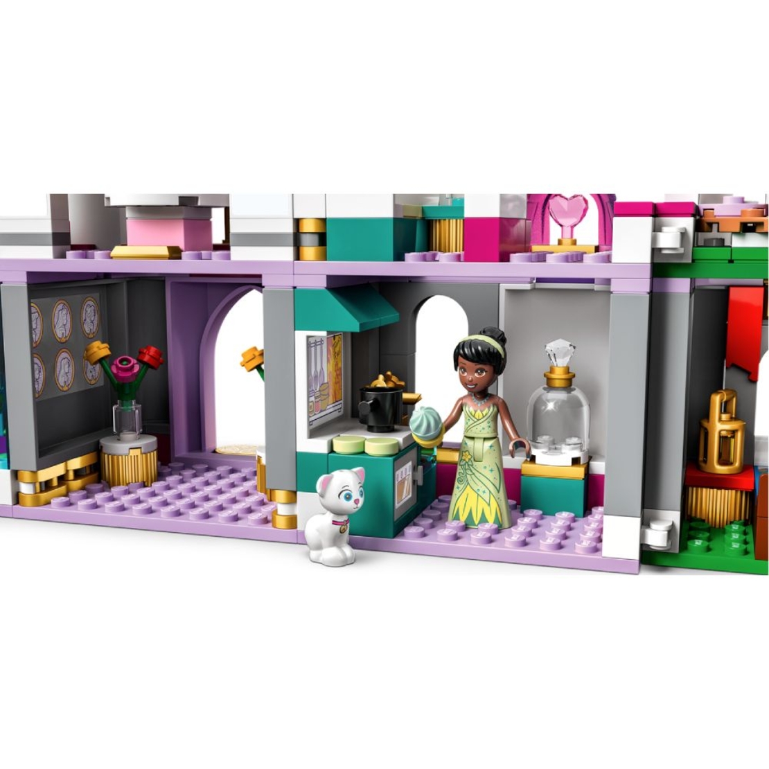 LEGO® Disney Princess Замък за безкрайни приключения 43205