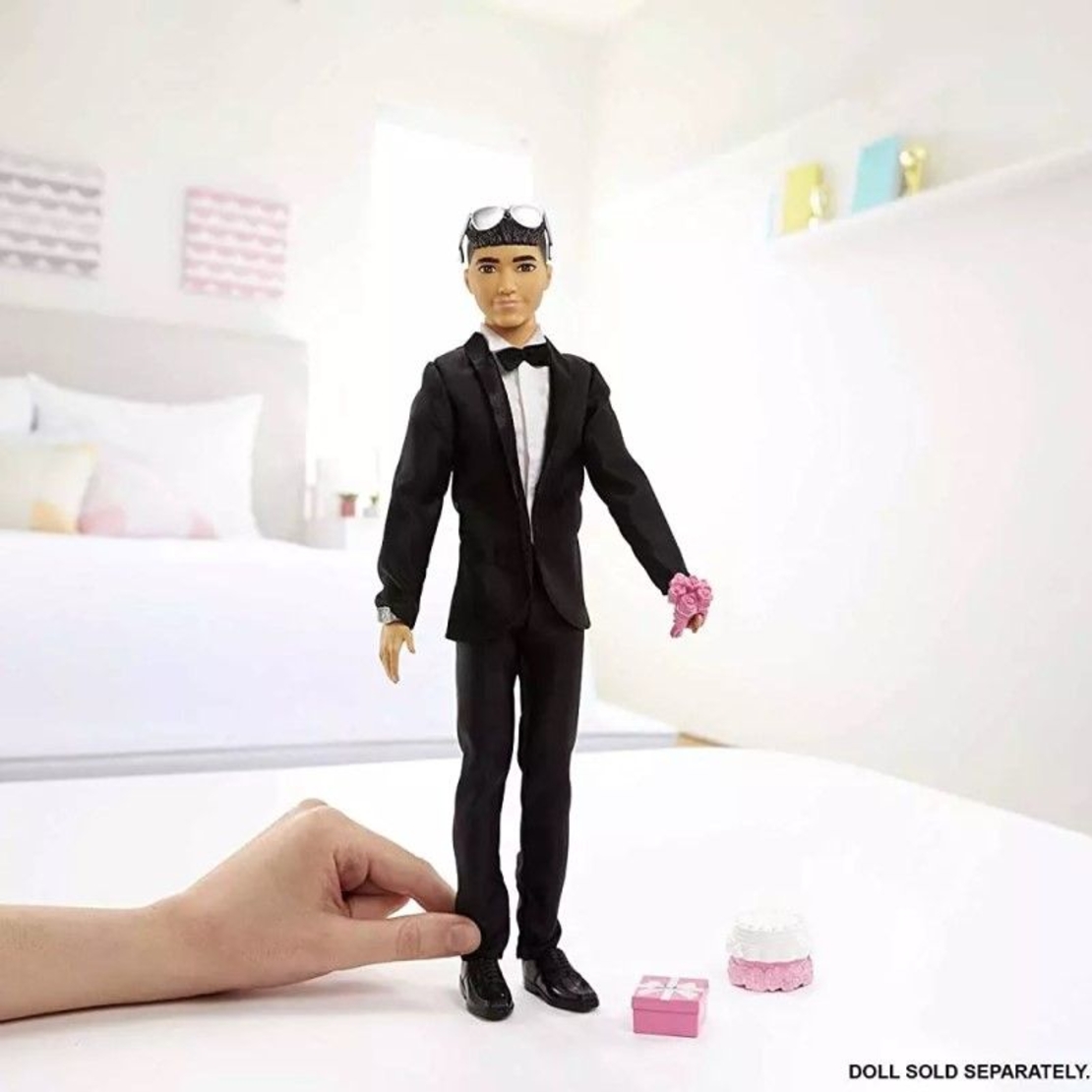 Комплект Mattel Barbie Сватбен костюм за Кен и асесоари, GWF11