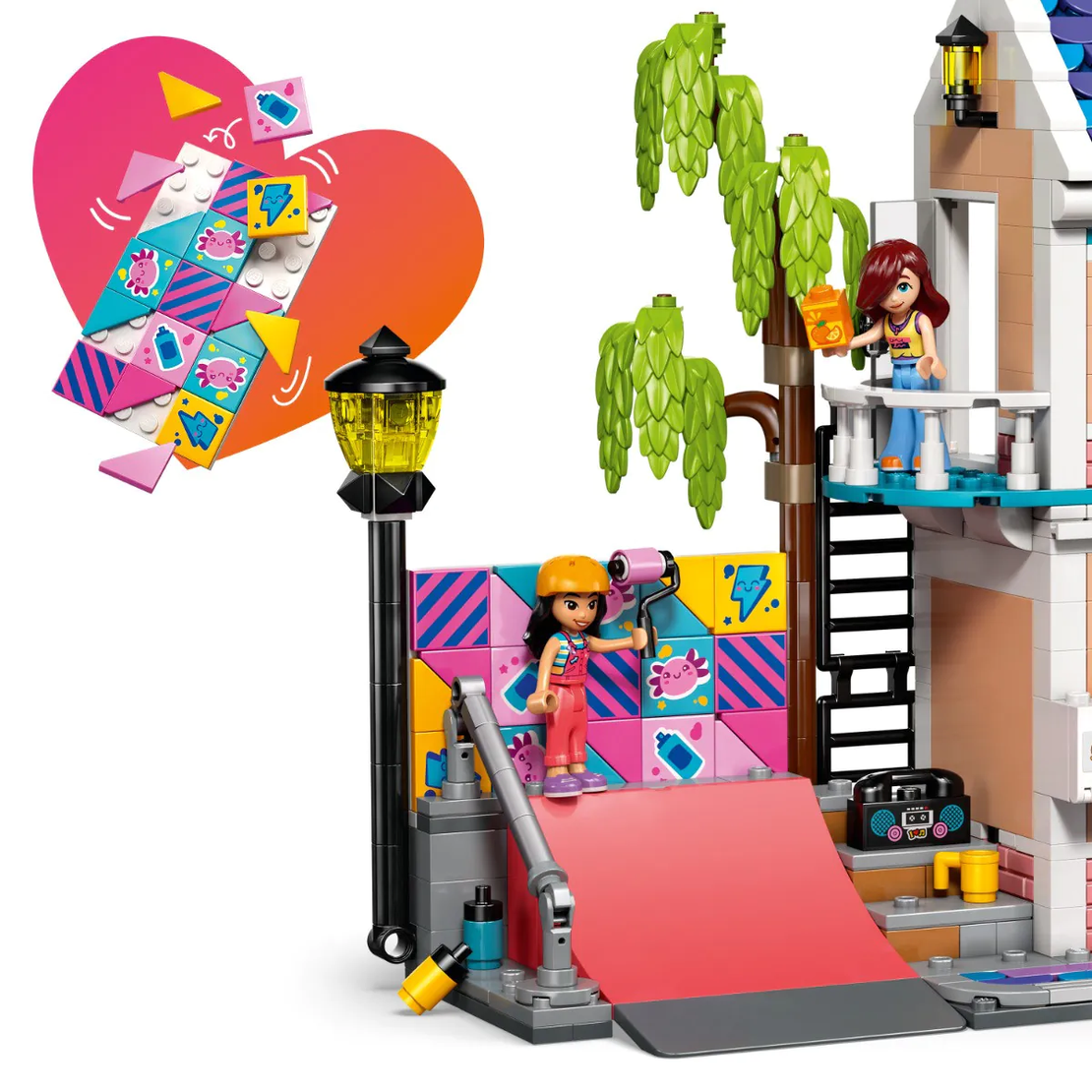 LEGO® Friends Семейната къща на Лиан 42687