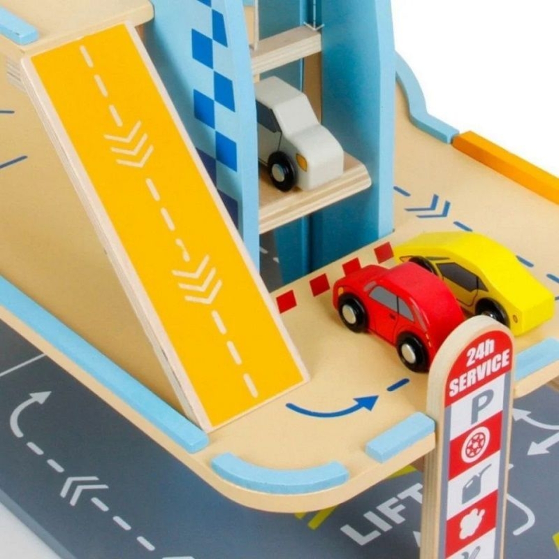 Дървен детски паркинг Raya Toys с коли и хеликоптер, 28 части