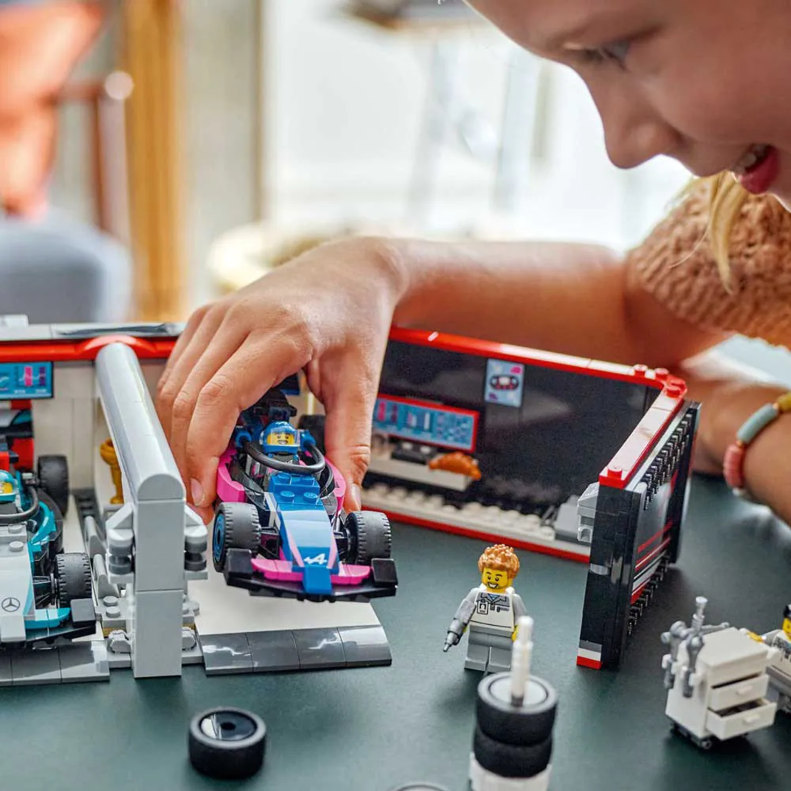 LEGO® City F1® Гараж с коли Mercedes-AMG и Alpine 60444