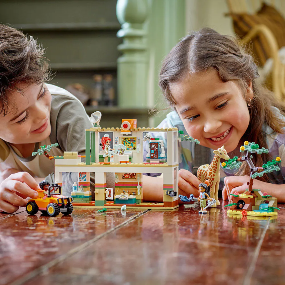 LEGO® Friends Лагера за диви животни на Mia 41717