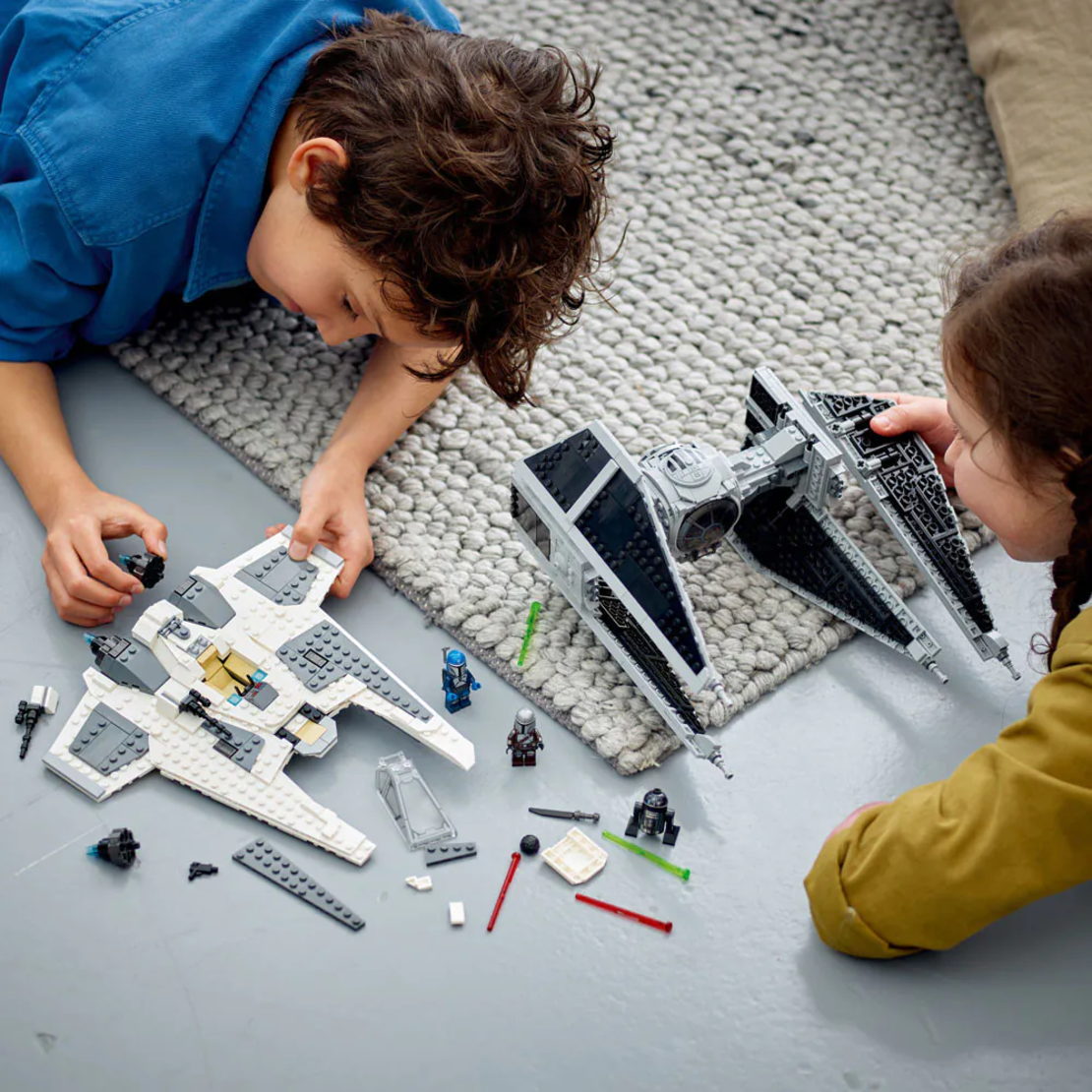 LEGO® Star Wars™ Мандалорски изтребител срещу TIE Interceptor 75348