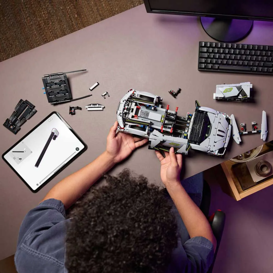 LEGO® Technic Спортна суперкола Lamborghini Revuelto 42214