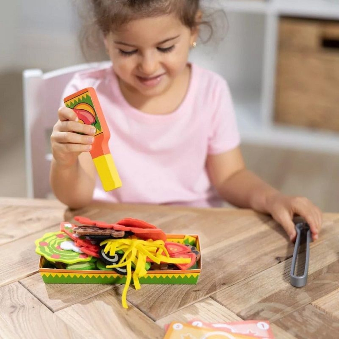 Дървен комплект за игра Melissa and Doug Nachos 92310